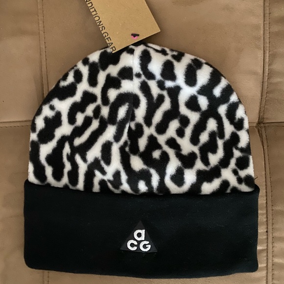 Nike ACG Accessories - New Nike ACG Animal Print Fleece Beanie CT2404 100